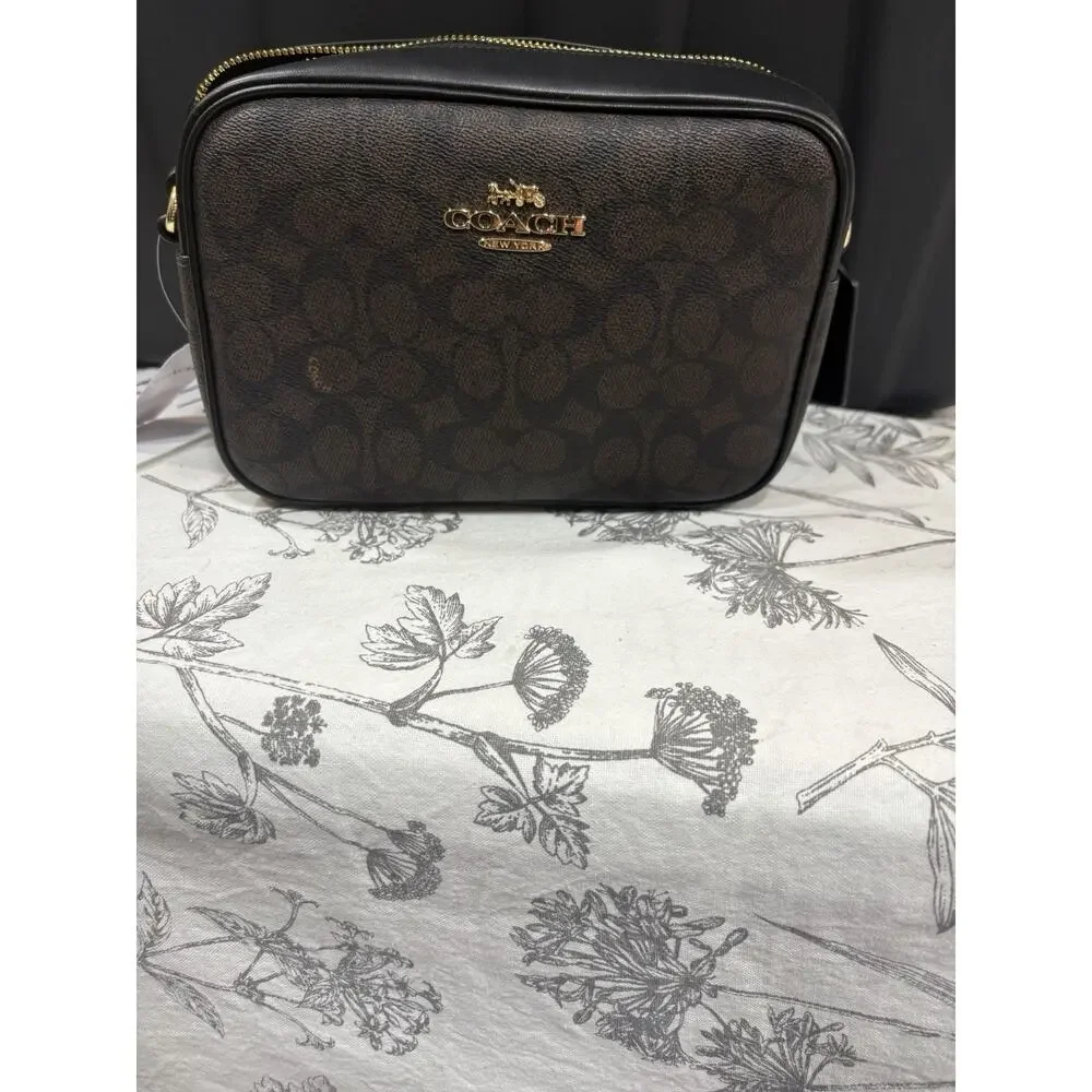 B16-004 NWT Coach Jamie Camera Bag In Signature Canvas Gold/Black Brown
